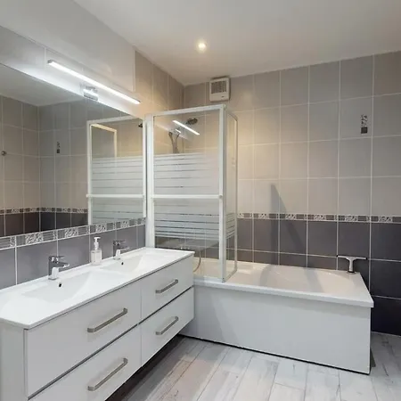 Goussiez, 3 Bedrooms, Spacious, Netflix Reims