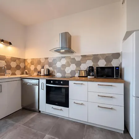 Goussiez, 3 Bedrooms, Spacious, Netflix Appartement